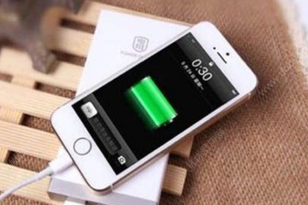 男子牙咬iPhone電池瞬間爆炸！如何預防電池爆炸？(2)