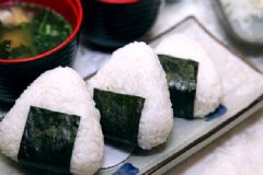海苔包米飯叫什么？海苔包飯團怎么做？[多圖]