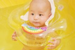 嬰兒游泳多長時間合適？嬰兒游泳可以游多久？[圖]