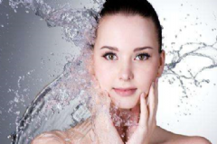 為什么皮膚的水分會(huì)減少？皮膚的水分是怎么流失的？[圖]