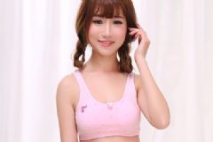 健康正常女孩胸部長(zhǎng)什么樣？18歲女生的乳房還會(huì)發(fā)育嗎？[多圖]