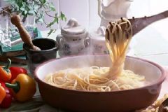 面條發黃怎么回事？煮面條為什么會發黃？[圖]