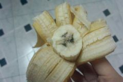 香蕉的心發黑可以吃嗎？香蕉的心里面黑了還能吃嗎？[多圖]