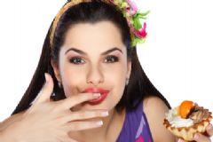 口紅吃飯的時候怎么辦？涂口紅吃飯?jiān)趺崔k？[多圖]