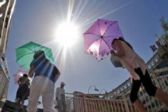 天氣太熱人有什么反應？天氣太熱人會有什么癥狀？[多圖]