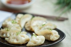 餃子放冰箱里可以放多久？餃子應該冷藏還是冷凍？[多圖]