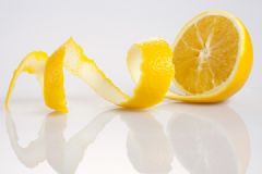 檸檬能連皮都榨嗎？檸檬能帶皮榨汁嗎？[多圖]