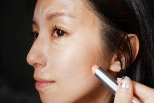 修容膏怎么用？修容棒用在化妝的第幾步？