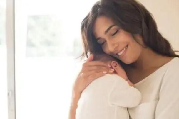 產(chǎn)婦怎么增加奶水？產(chǎn)婦奶水太多怎么控制？