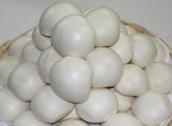 蒸饅頭發酸是怎么回事 加食用堿去除酸味