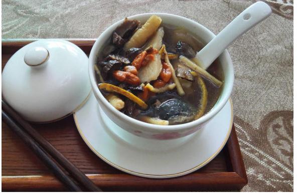 女性補腎的食物有哪些？女性常喝豆漿有哪些好處？