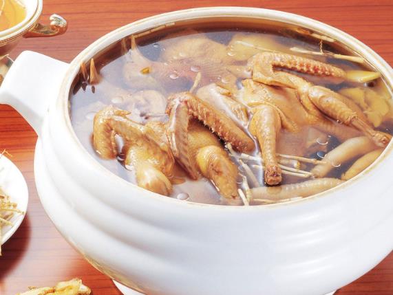 哺乳期能喝鴿子湯嗎 產后吃雞湯還是鴿子湯